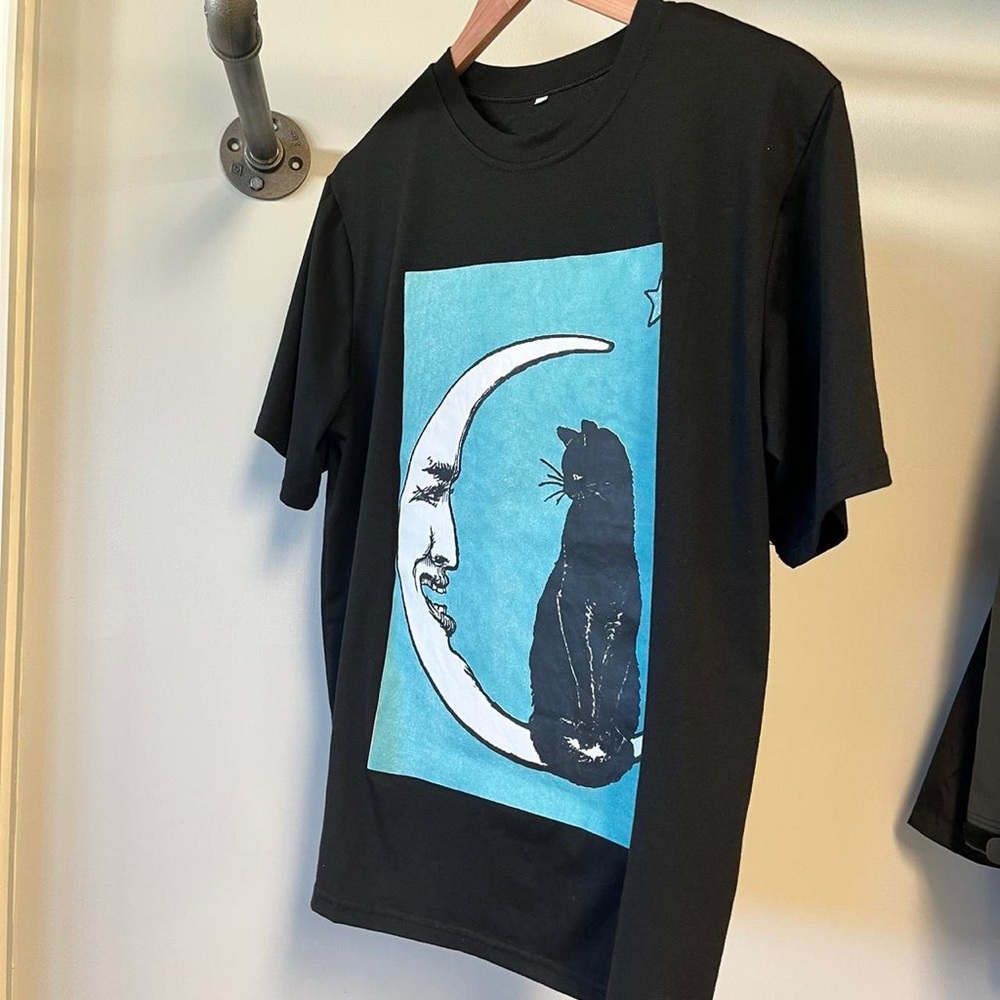 OVERSIZED GRAPHIC TEE🌙🐈‍⬛